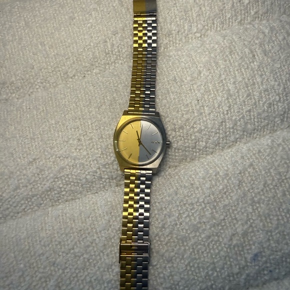 Nixon Two-Tone Gold and Silver Men's Watch - Picture 4 of 4